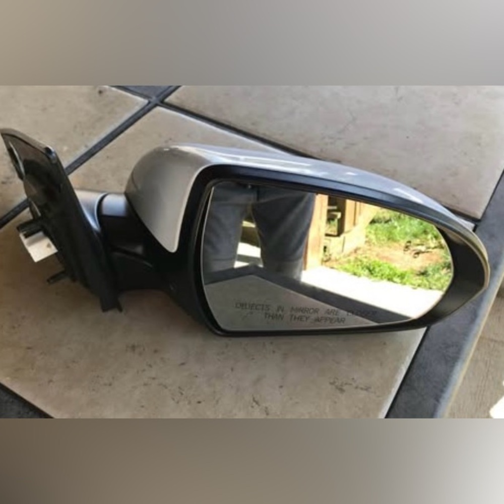 OEM Hyundai Elantra Sedan right side passenger exterior mirror. 2017-2020